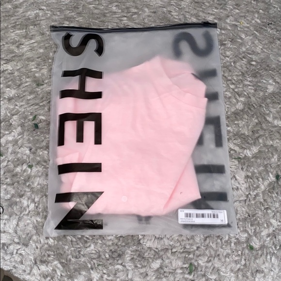 Size M Drawstring side solid tee - Picture 4 of 5